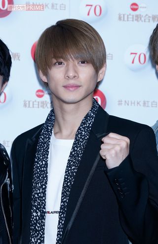 平野紫耀　我妻善逸(あがつま ぜんいつ)  炭治郎と同期の鬼殺隊員。“雷の呼吸”の使い手。普段は臆病な性格だが、気を失うと居合の達人になる