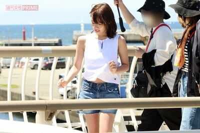 2023年、フジ“月9”ドラマ『真夏のシンデレラ』撮影中の森七菜