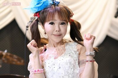 ネットをザワつかせる地下アイドル・恵中瞳 “33歳”「顔面美容のヒミツ」を語る