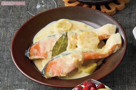 塩鮭とじゃがいものクリーム煮　撮影／廣瀬靖士