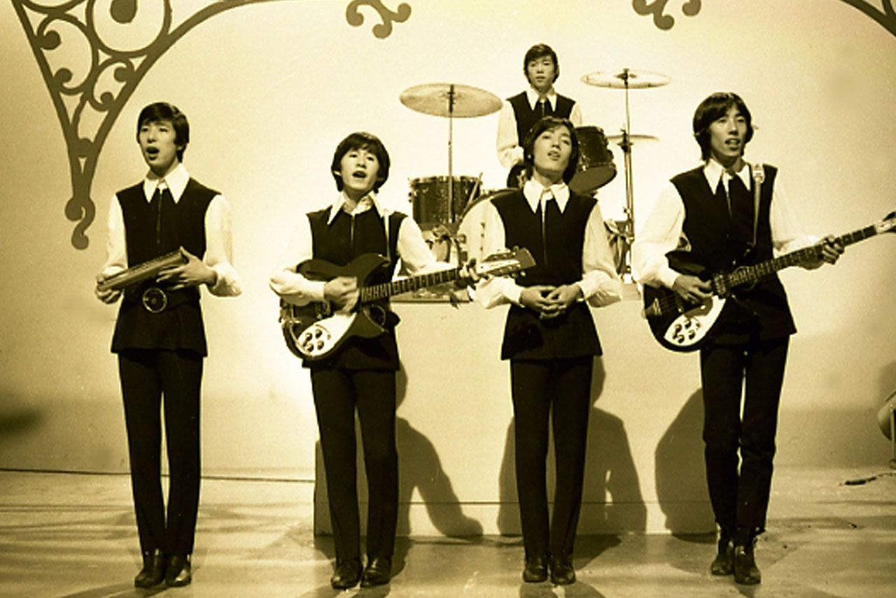 デビュー当時のザ・タイガース。トッポはこの2年後に脱退し、シローが加入する