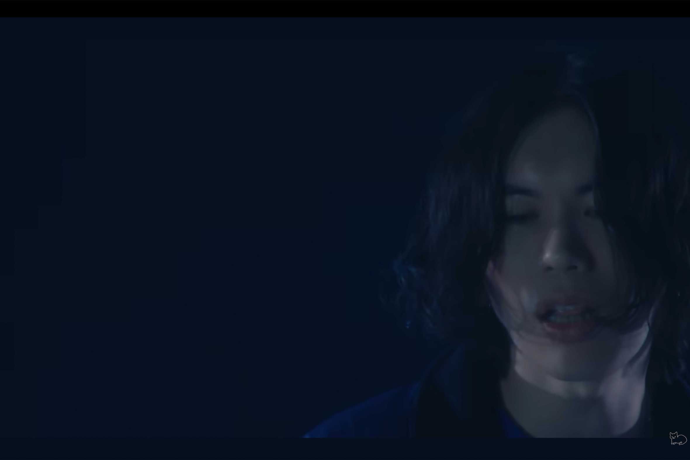 新曲MVでの近影が「ビジュ良すぎ」と話題の米津玄師（公式 YouTubeより）