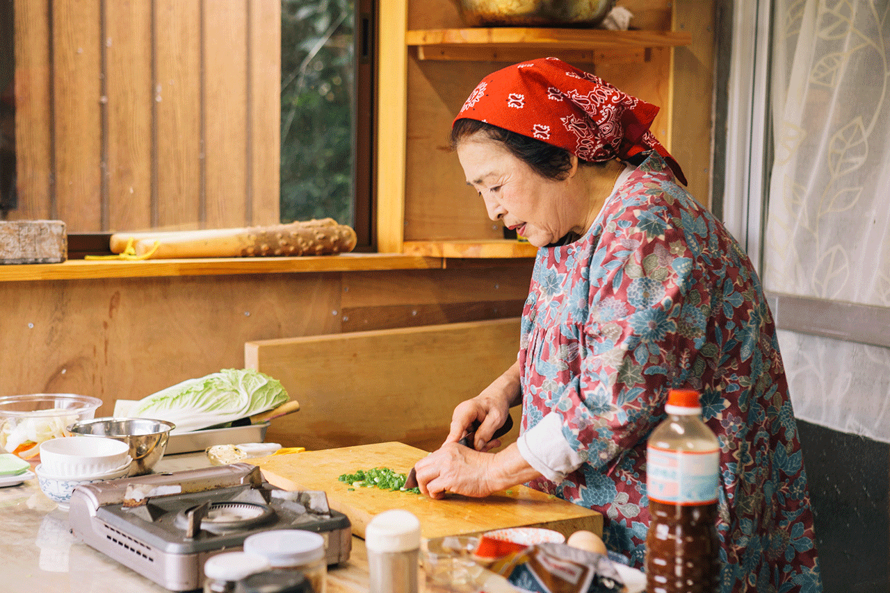 朝4時に起きて、仕込みを始める。多忙な毎日でも、料理への愛情は忘れない