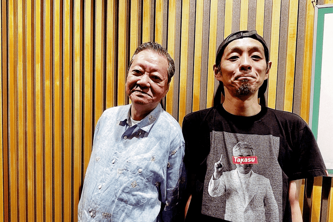 高田に影響を受けたという宮藤官九郎とのツーショット