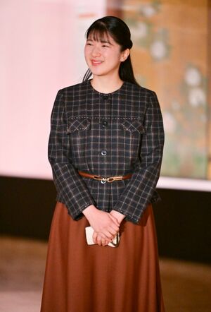 かつて天皇の離宮だった大覚寺の国宝や重要文化財を紹介する展覧会をご鑑賞。「文化財はどのように運んだのですか」と質問されるなど関心を寄せられた