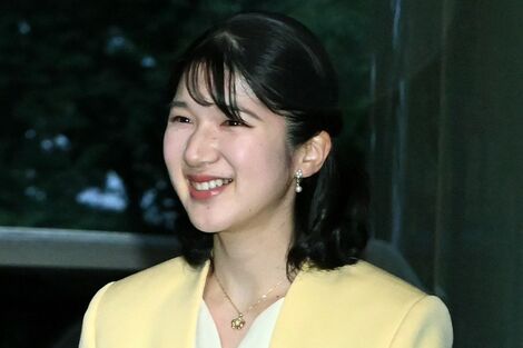 愛子さま、雅子さまの「30年前の黄色セットアップ」に〈親子2代でお似合いになる〉の声、ご成婚時のドレスも手がけた森英恵さんとの絆