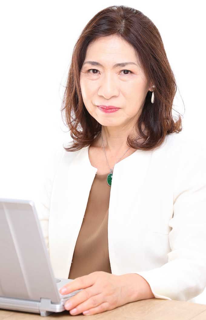 太田差惠子さん　介護・暮らしジャーナリスト。京都市生まれ。老親介護の現場を取材し、役立つ介護情報をさまざまなメディアを通して発信。ファイナンシャルプランナーの資格を持ち、「お金と介護」についても詳しい。企業、組合、行政で講演を行うなど幅広く活躍。著書も多数。