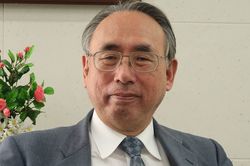 一橋大学の水岡不二雄名誉教授