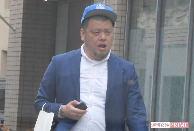 悠然と歩くくっきー