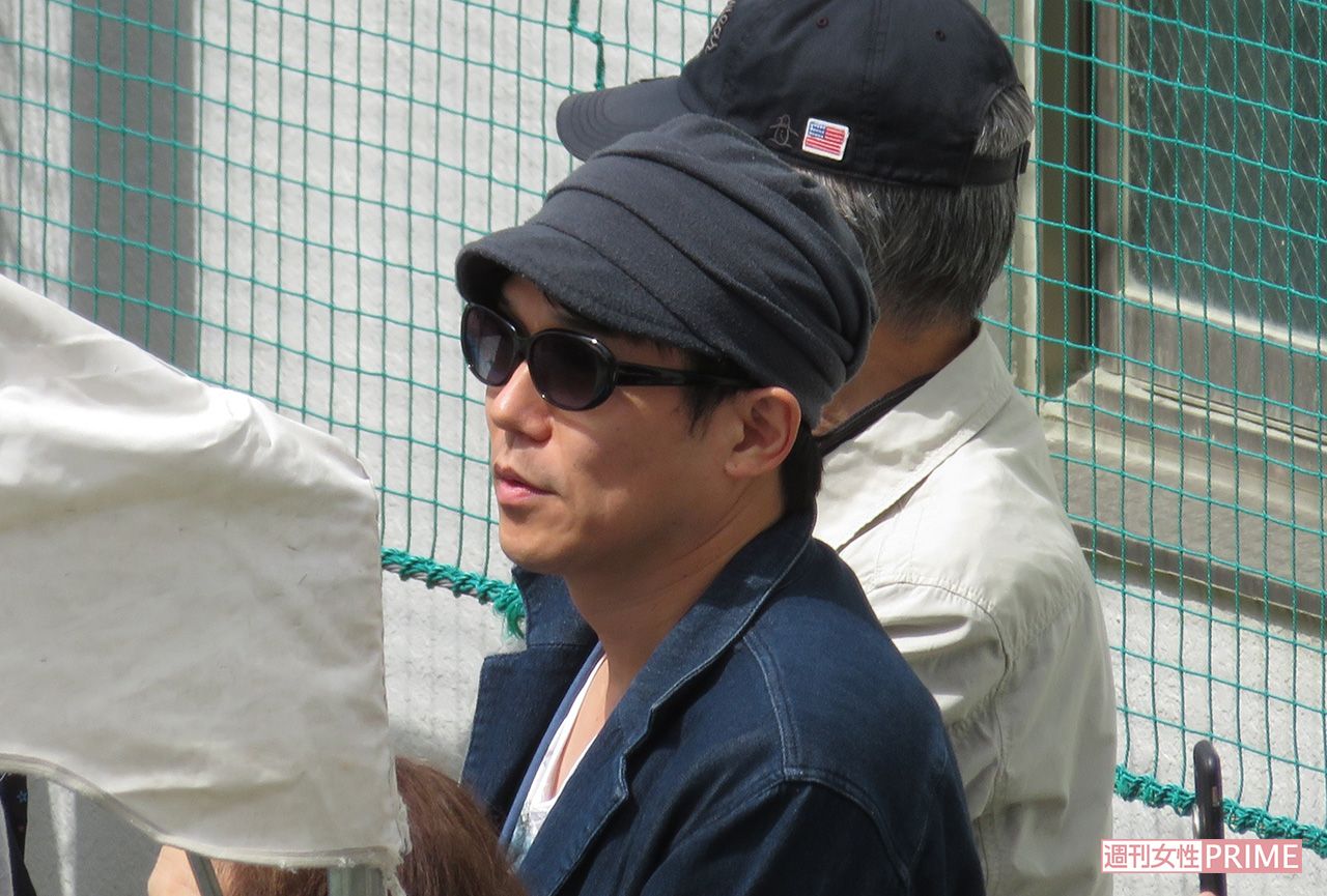 静かに見守るヒデ（'18年5月）