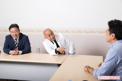 対談している原田龍二と錦鯉