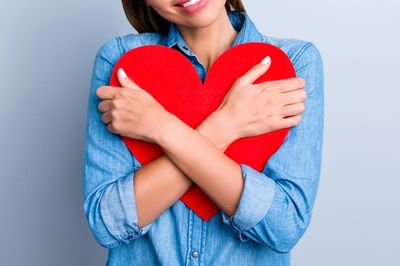 アイドルに恋、疑似恋愛と現実が混在する男女の「結婚観」のズレ