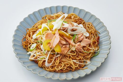 鮭とねぎのオイスター風味焼きそば　撮影／廣瀬靖士
