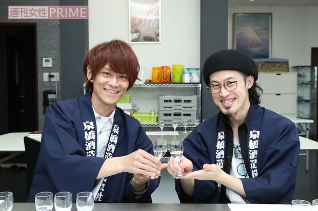 Junくん（左）と、わちゅ～くん（右）のコンビは、純米生原酒でカンパイ！