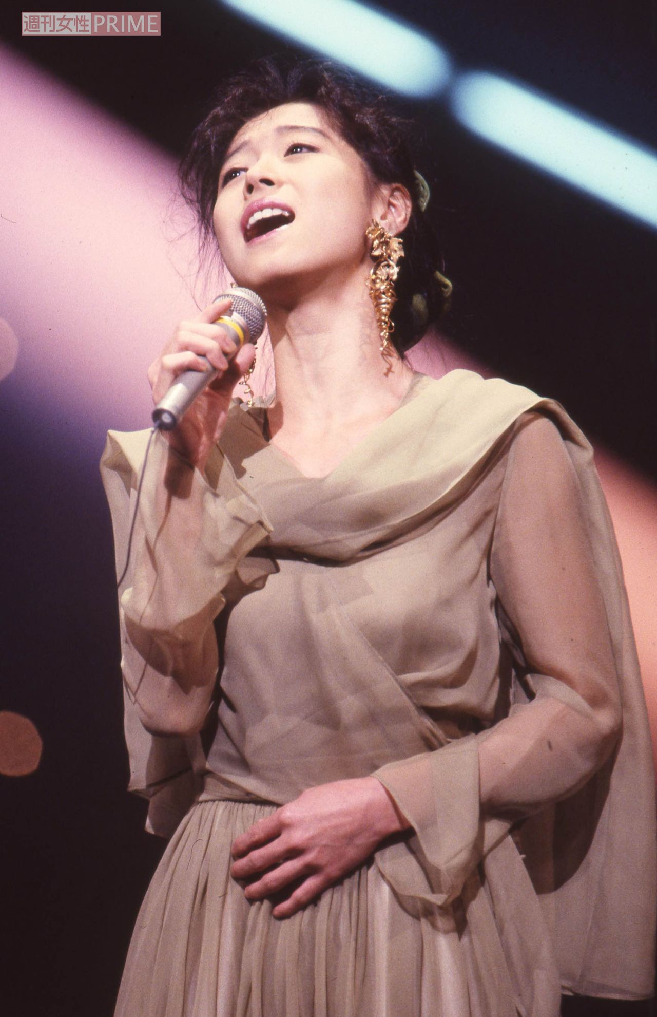 あまりの神々しさにギリシャかどこかの女神かと思ったら中森明菜でした（1989年）