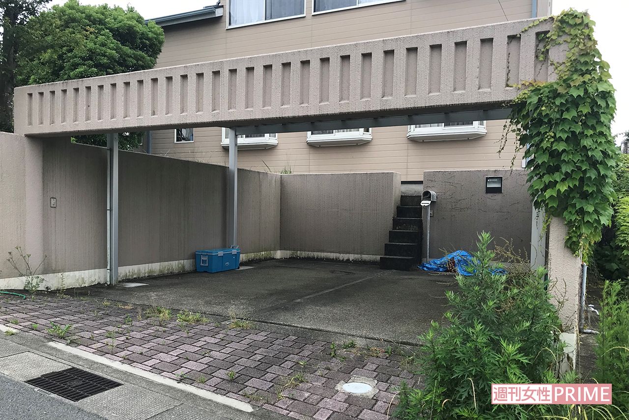 谷口光弘容疑者一家がかつて住んでいた自宅のガレージに赤いフェラーリはなく……