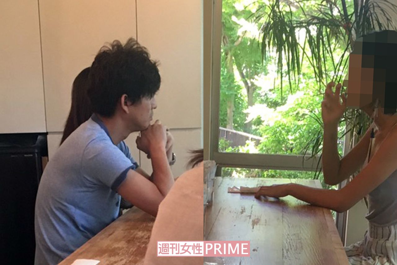 他のお客さんとの相席も気にすることなく、長女（右写真）とテーブルを挟んで向かい合って食事を楽しんだ木村