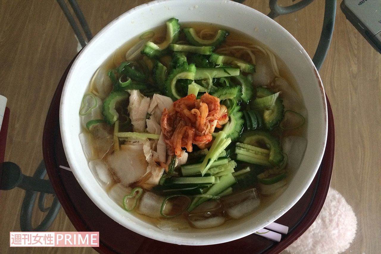 インタビュー終わりには、記者に泰葉自ら作ったひやむぎ冷麺をふるまってくれた
