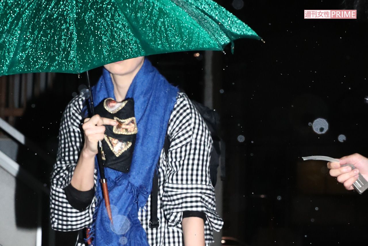 9月26日の夜、直撃取材に「事務所を通してもらえますか？」と答えた有森