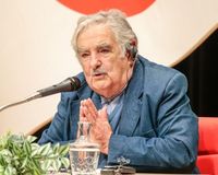 世界でいちばん貧しい大統領ムヒカ「物は愛をくれません」