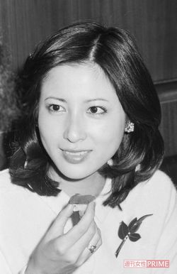 ’77年、大河ドラマ『花神』で取材を受ける岡江さん