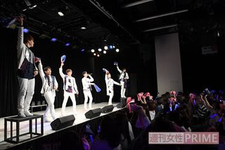 左からルイ、ソル、サンウ、テフン、ナロ、ウシク　撮影／高梨俊浩