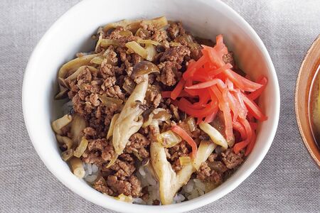 牛そぼろ丼　撮影／中野博安