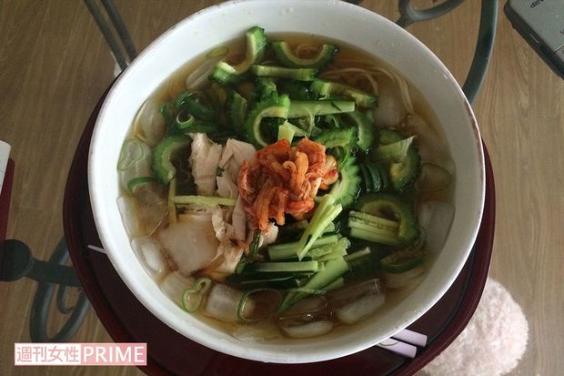 インタビュー終わりには、記者に泰葉自ら作ったひやむぎ冷麺をふるまってくれた