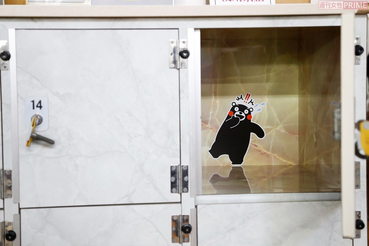 ロッカーの中など、“隠れくまモン”を探すのも楽しい♪　撮影／伊藤和幸