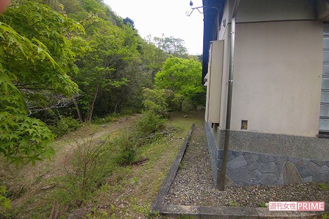 《京都南丹市事件》安達優希容疑者逮捕後、警察がくまなく調べた『るり渓』公衆トイレの裏