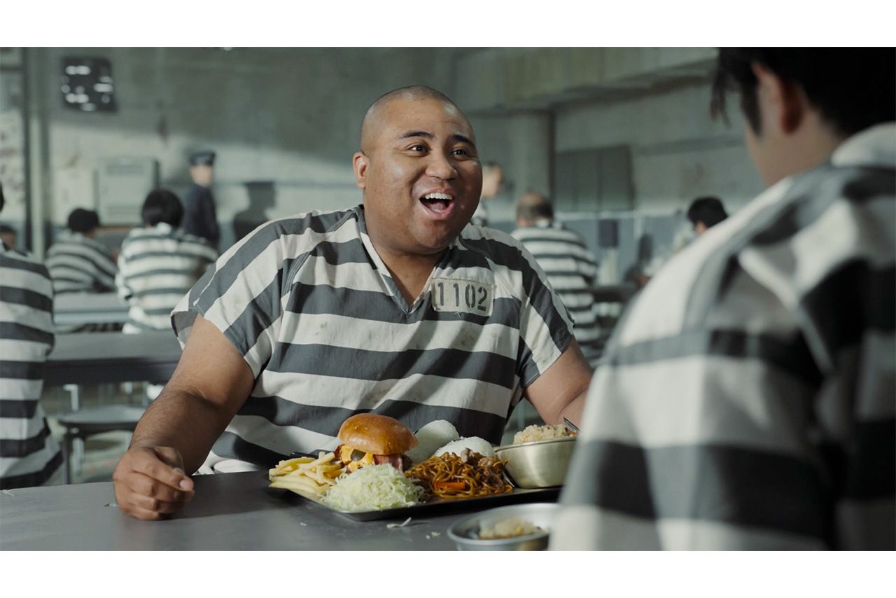 『ギルティ炭酸NOPE』CMに出演するお笑いコンビ『マテンロウ』（サントリー提供）