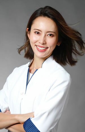 櫻井夏子先生●整形外科医・美容外科医。NEXUSCLINIC勤務。順天堂大学医学部附属順天堂医院にて整形外科に携わり、その後美容医療へ。メディア出演も多数。