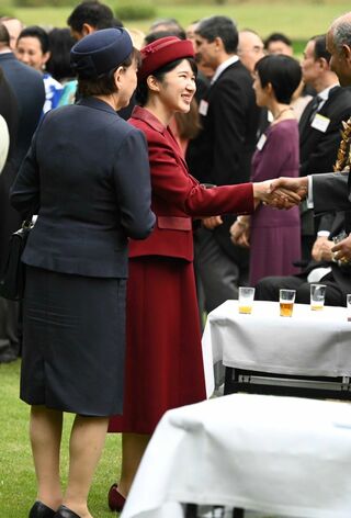 2025年秋の園遊会、愛子さまの様子