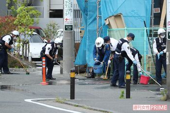 現場の血を洗い流す作業は長時間にわたった（川崎殺傷事件）