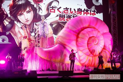 2015年、派手な衣装でニコニコ超パーティーを盛り上げた（提供：ニコニコ）