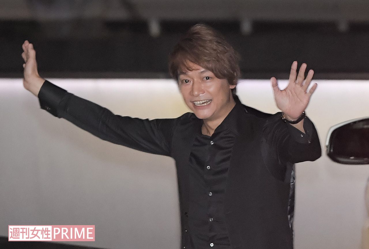 放送の約3時間前、集まったファンの前に姿を見せた香取慎吾