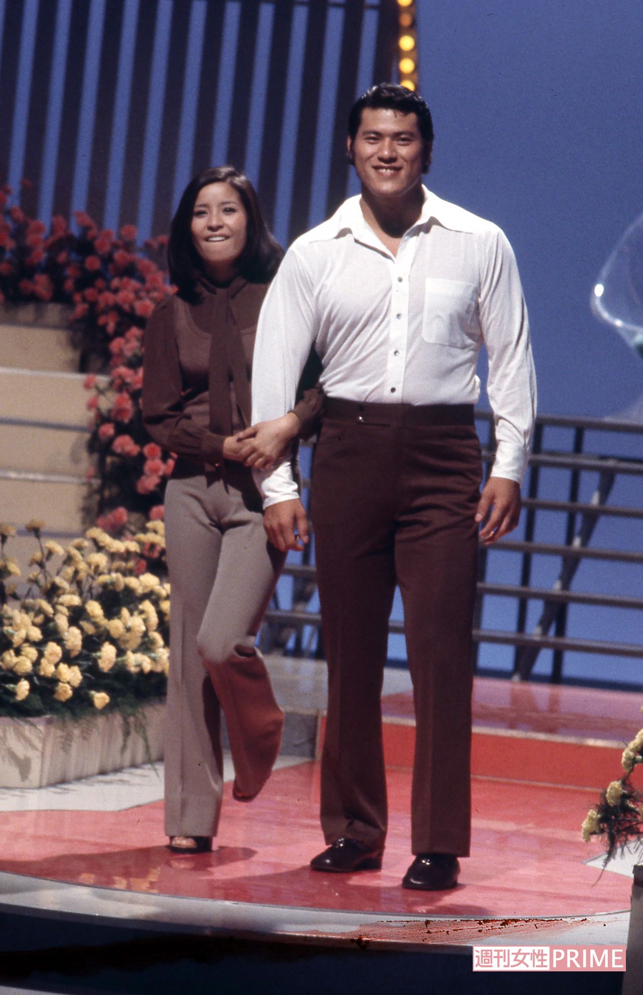 アントニオ猪木さん（右）と元妻・倍賞美津子さん（1972年撮影）