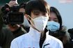 新型コロナウイルスの流行が危惧されるなか、4日に高機能マスクを着けて韓国に到着した羽生結弦