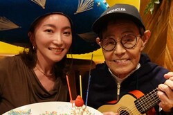 加藤茶・綾菜夫妻「感動も喜びも共有する」大切さを再認識、恒例の誕生日祝いで感じた“加トちゃんの愛”