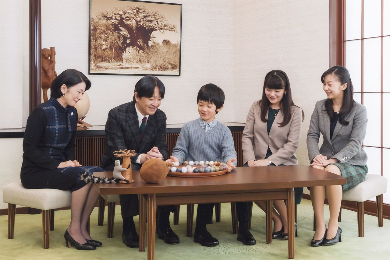 佳子さまと悠仁さまとも、とても“仲のよい”関係の秋篠宮さま（’16年11月）