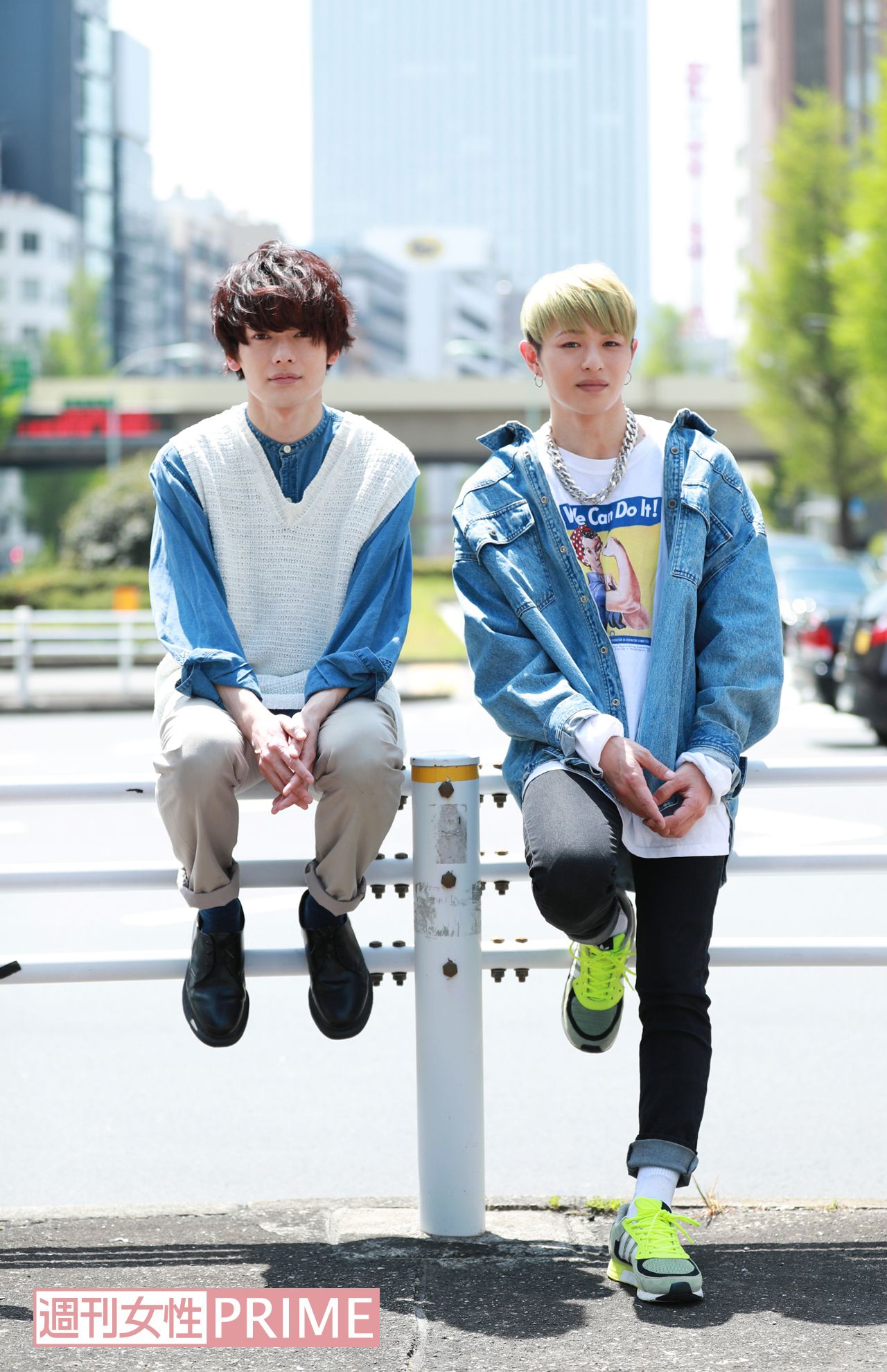 左から崎山つばさ、荒木宏文　撮影／森田晃博