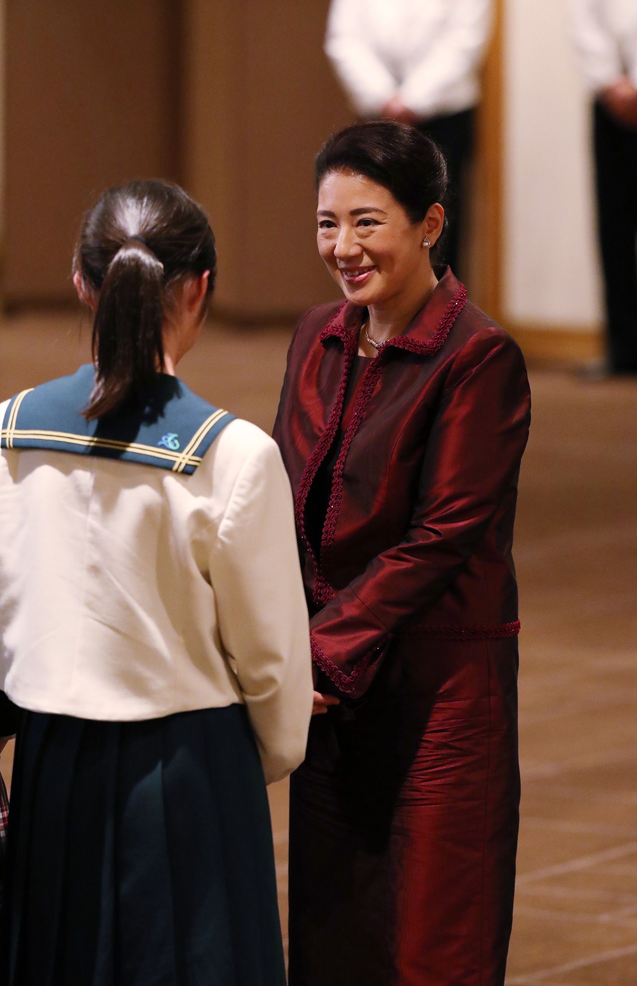 中学生の英語弁論大会のレセプションで学生とご交流（11月30日）