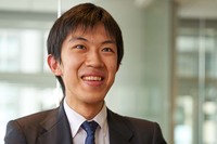 鉄道系YouTuber「スーツ」運転免許を即日返納で炎上！ 年収5,000万円公言、アンチも“養分”にして突き進む…