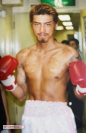 現役時代の大嶋さん。胸部は入れ墨を消した痛々しい後が残る