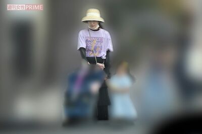 熊田曜子。周囲の話によれば、騒動で仕事が激減したためなのか、よく近所の公園にいるとのこと