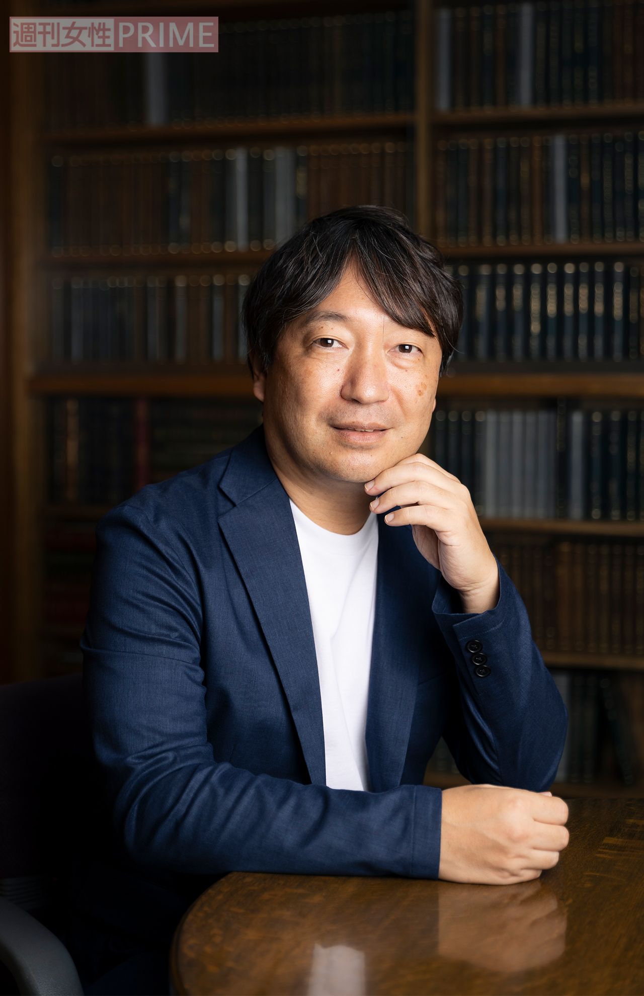 伊与原新伊与原新（いよはら・しん）／1972年、大阪府生まれ。神戸大学理学部卒業後、東京大学大学院理学系研究科で地球惑星科学を専攻し、博士課程修了。大学勤務を経て、2010年『お台場アイランドベイビー』で横溝正史ミステリ大賞を受賞。2019年『月まで三キロ』で新田次郎賞など受賞。『八月の銀の雪』は、直木賞候補となり、2021年本屋大賞6位に入賞。撮影／矢島泰輔