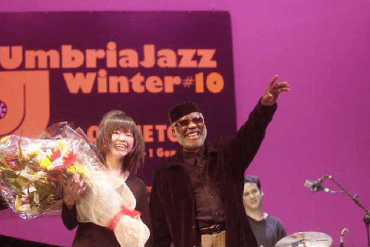 初めて出演した『アンブリア ジャズフェスティバル』でジャズ・ピアニストのアーマッド・ジャマルと