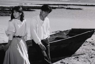 1985年に公開の映画『愛、旅立ち』で主演を演じた中森明菜と近藤真彦