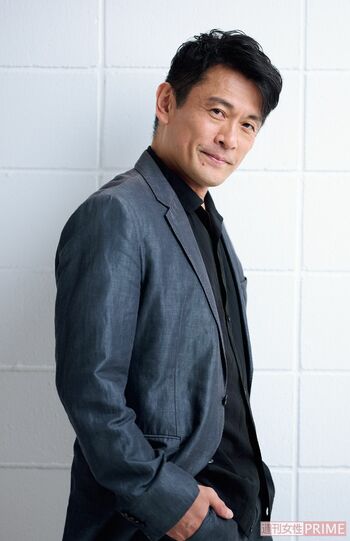 内野聖陽　撮影／渡邉智裕　ヘアメイク／佐藤裕子（スタジオAD）　スタイリング／中川原寛（CaNN）