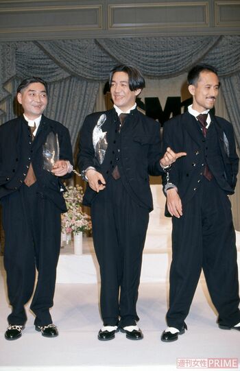 写真中央は坂本龍一さん（享年71）、右は高橋幸宏さん（享年70）。YMO再生会見（1993年）での3人。世界を席巻した音楽グループのメンバーの相次いだ悲報。細野晴臣（75）は盟友それぞれに追悼コメントを